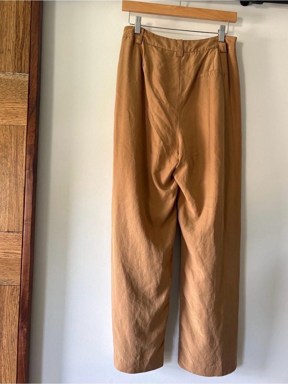 DISSH Karla linen blend trousers in camel - Picture 5 of 7
